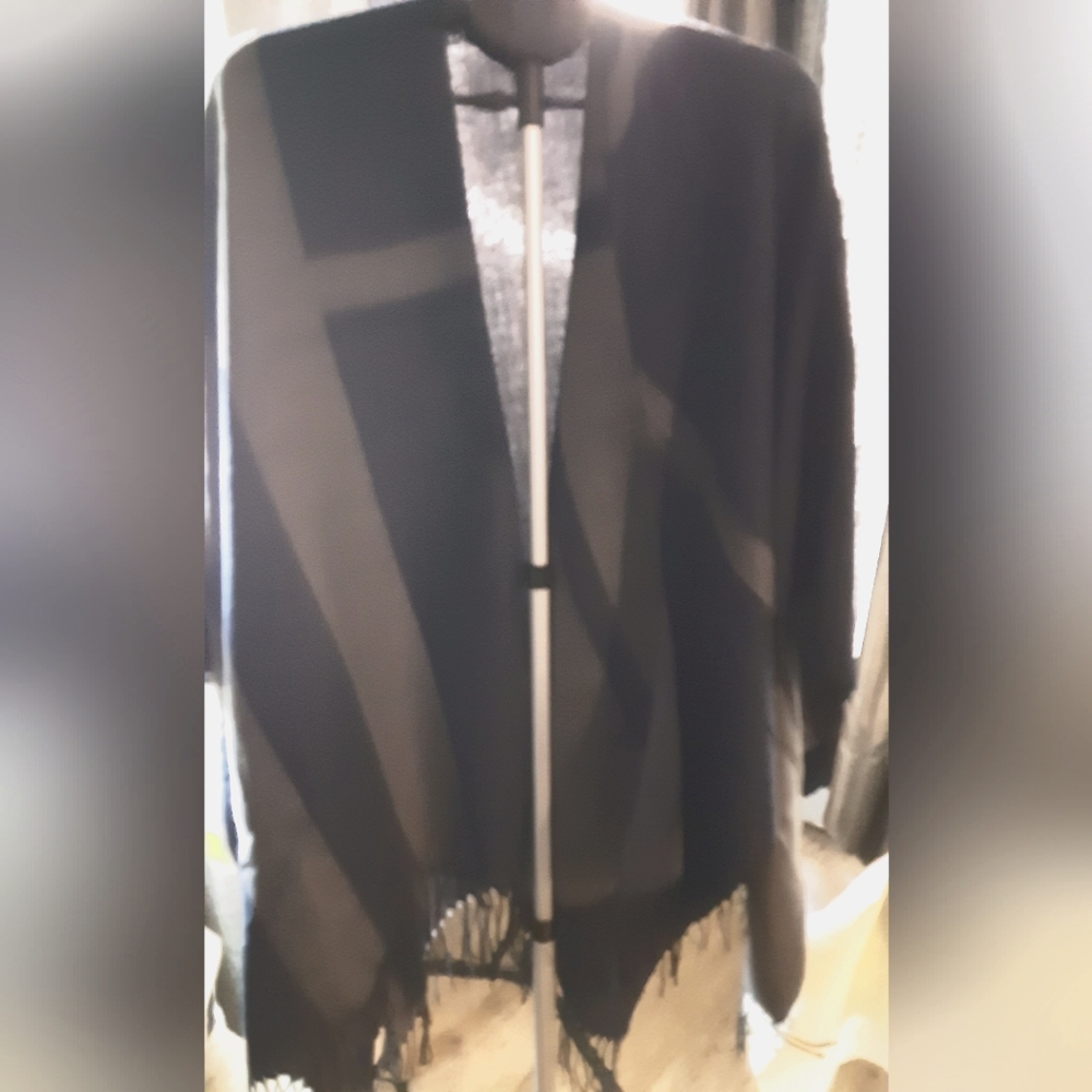 NWOT KOLLIE MOORE NAVY BLUE & GRAY SHAWL WRAP